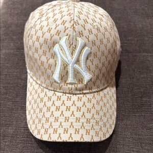 NY Yankees Embroidered Baseball Cap